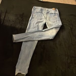 Medium wash American eagle denim skinny jeans
